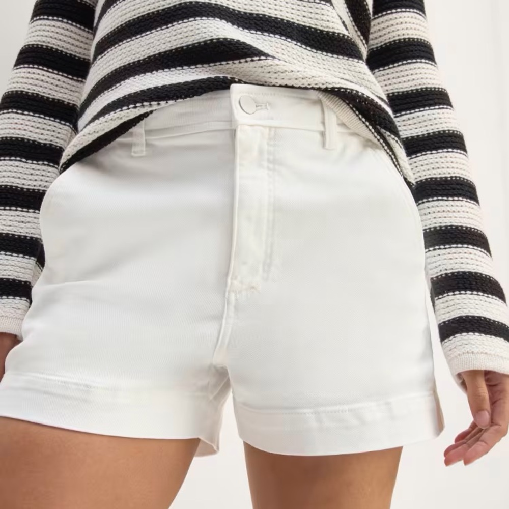 Everlane Way High Shortie Short in Bone